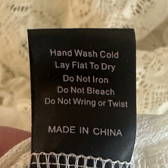 Lisa Robertson Elegant White Lace Women's Top - Picture 12 of 13